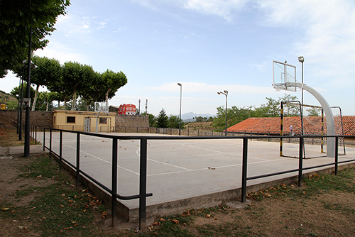 Pista de bàsquet Colònia Viladomiu