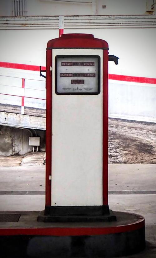 Antic sortidor de benzina