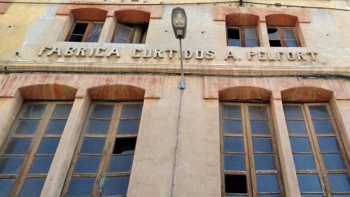 Rètol Fábrica Curtidos A. Pelfort