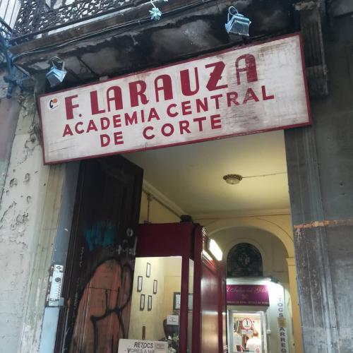 Rètol Academia F. Larauza