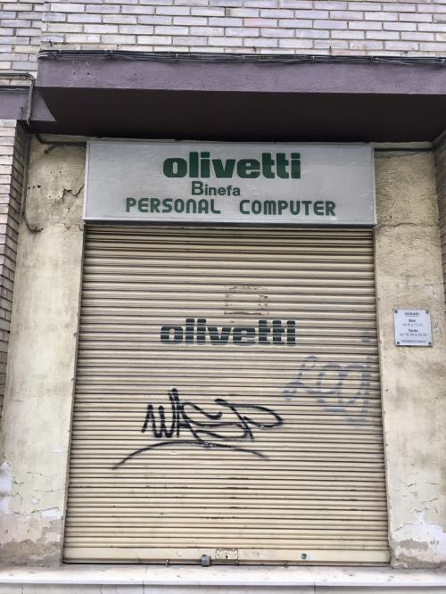 Rètol botiga Olivetti 