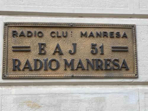 Placa EAJ 51 Ràdio Manresa